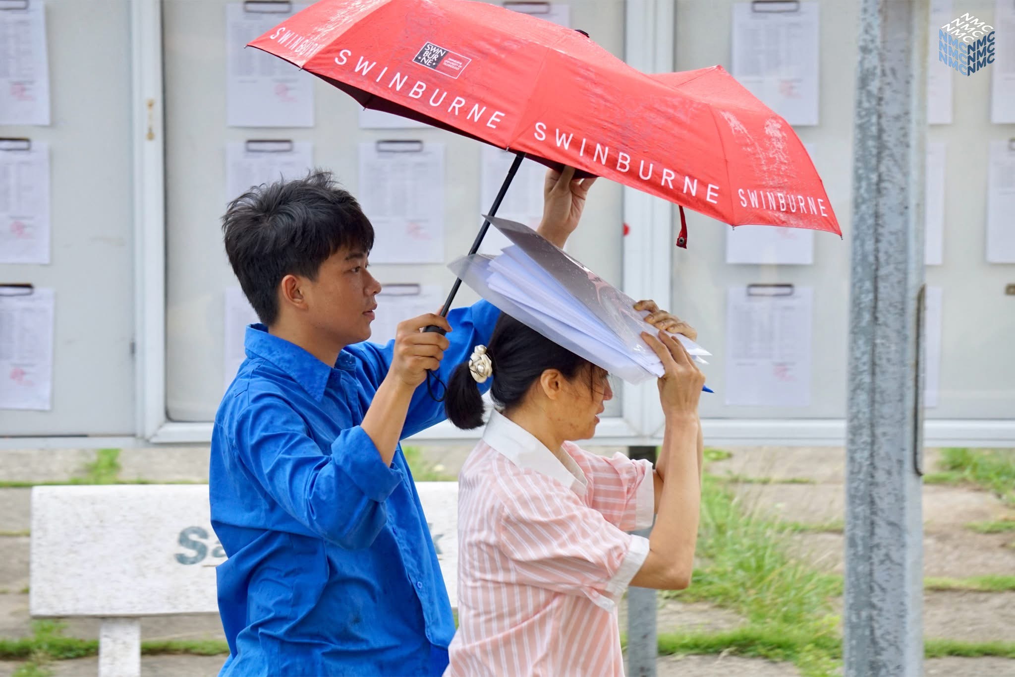 Nhấn để phóng to